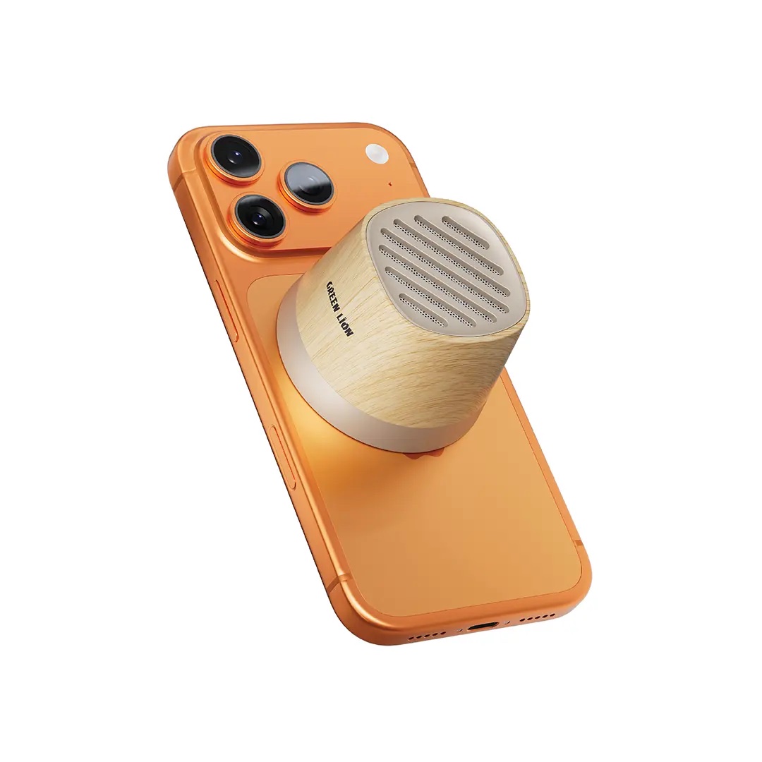 Green Lion MAG TUNE Mini Speaker & Wireless Charger Light Wood